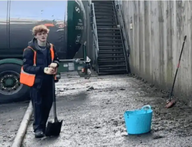 soft washing and pressure washing Staffordshire driveway and render cleaning professional exterior cleaning in Stoke-on-Trent